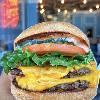 Monty's Good Burger - Echo Park Los Angeles
